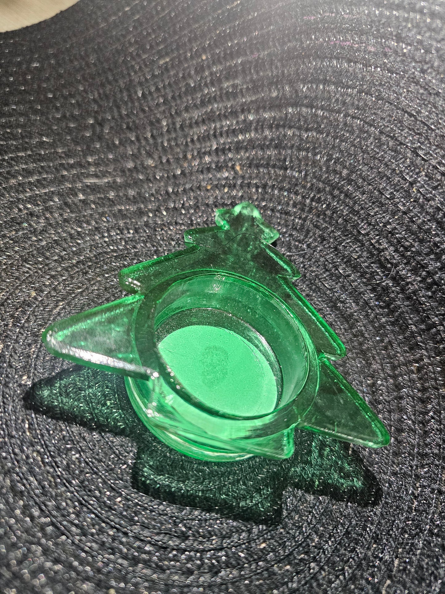 CHRISTMAS TREE DAPPEN DISH